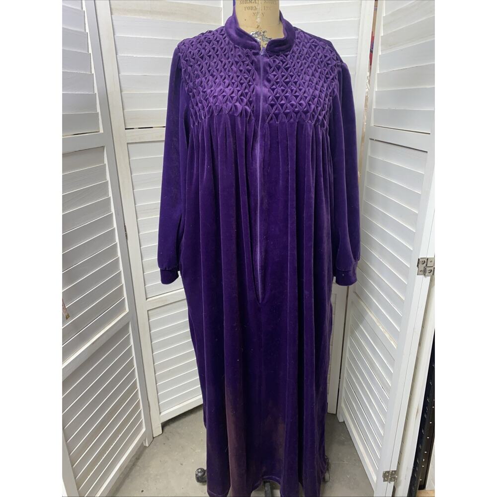 SAYBURY VTG Quilted Robe Velour 60's Lounge Dress Housecoat Nightgown Purple